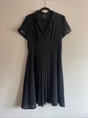 Spense Black Short-Sleeve Pleated Midi Shirt Dress